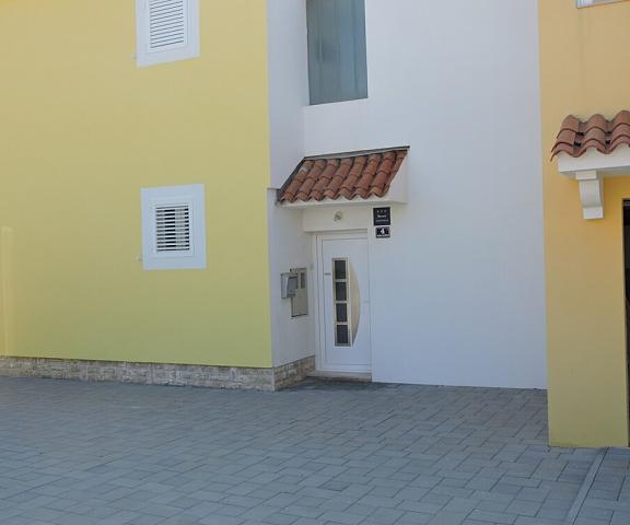 Apartments Ivanov Zadar-Northern Dalmatia Novalja Facade