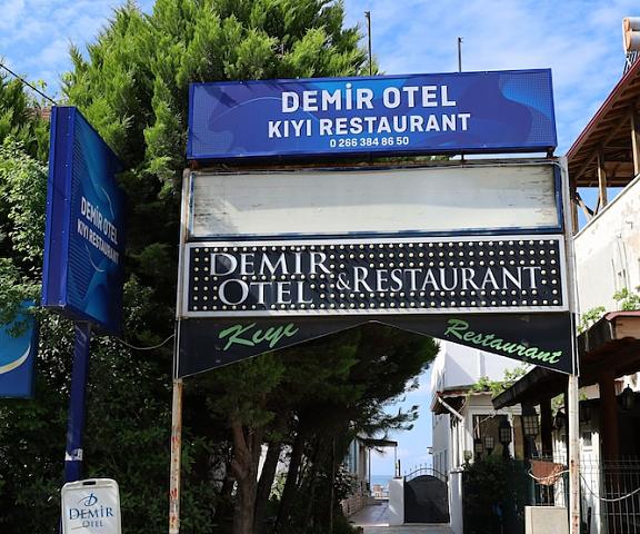 Demir Otel Restaurant Van Edremit Facade