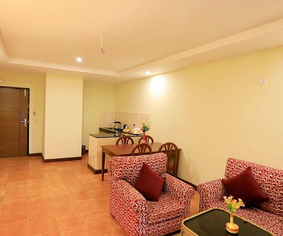 Woodsvilla Resort Uttaranchal Ranikhet Living Area