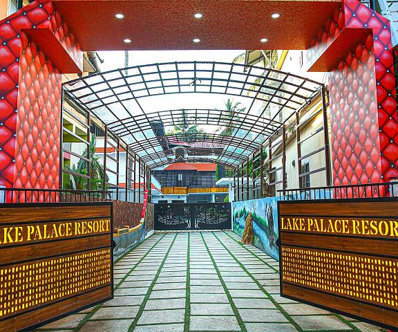 Lake Palace Family Resort Kerala Kumarakom Hotel Exterior