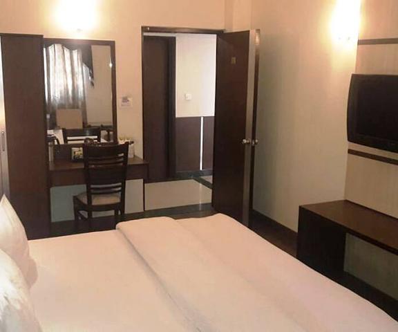 Hotel Shiva Residency Uttaranchal Dehradun Room