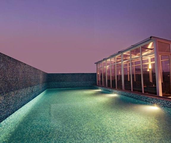 Royal Orchid Central Jaipur, Bani Park Rajasthan Jaipur Swimming Pool