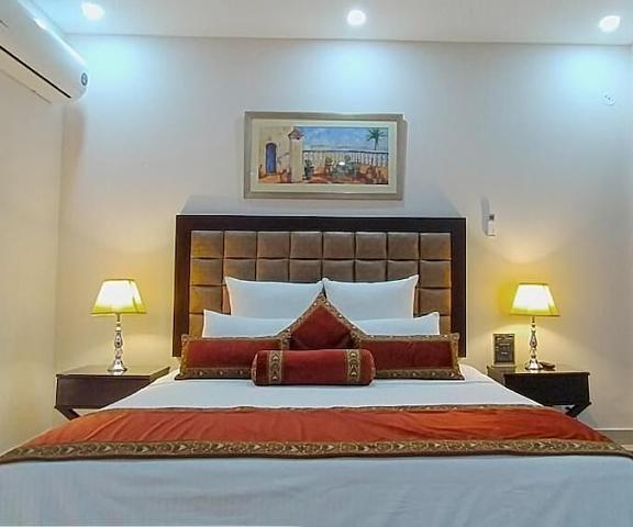 Hotel Gulberg Grand null Lahore Room
