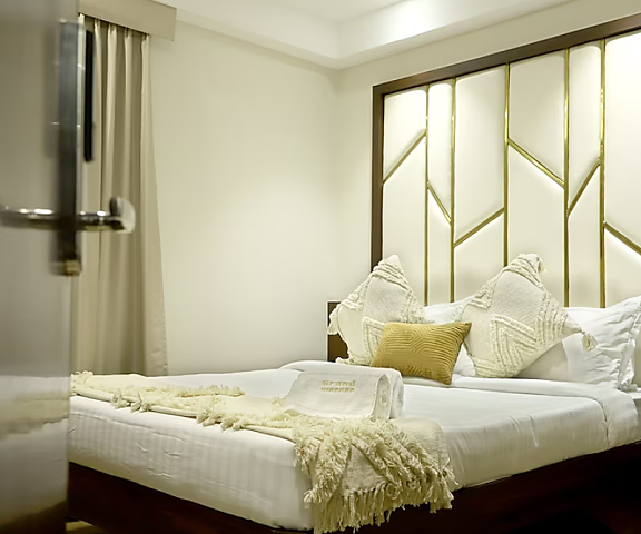 Hotel Grand Girdhar Madhya Pradesh Indore Deluxe Double Room