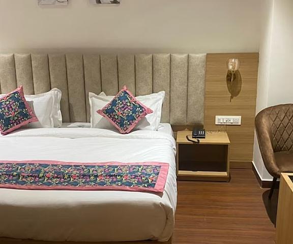 Hotel Luxurio By Shree Hari Hotels Punjab Amritsar Room