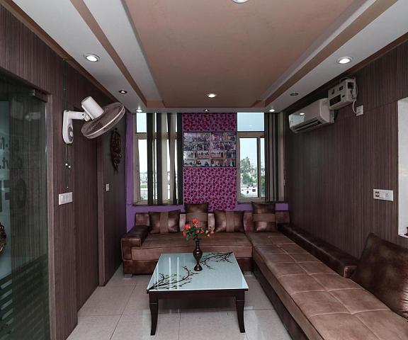 OYO Flagship 702274 Jatin Hotel Uttaranchal Haldwani lobby