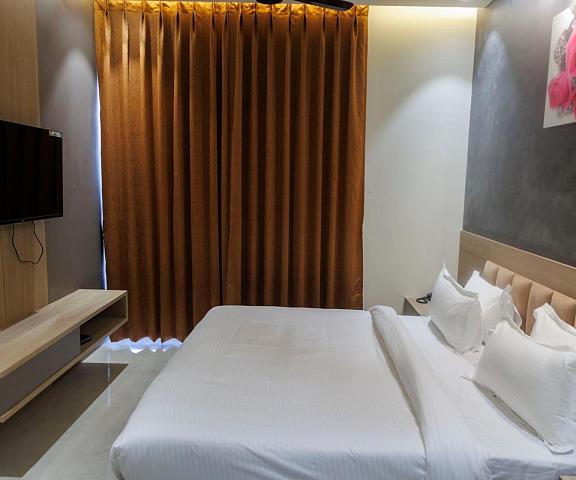 Hotel Aryavilas Uttar Pradesh Mathura Deluxe Double Room with Shower