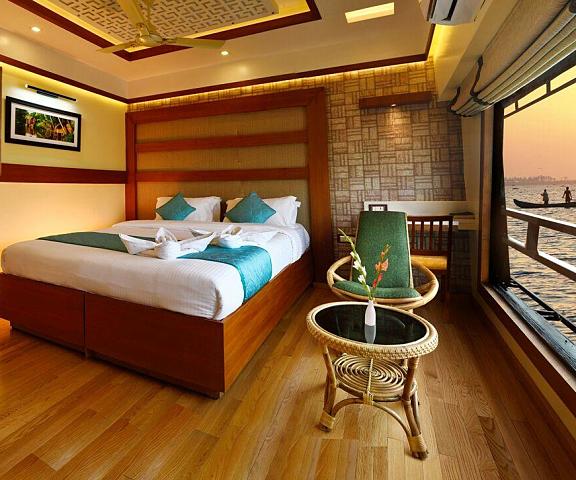 Royal Houseboats Kerala Alleppey bedroom