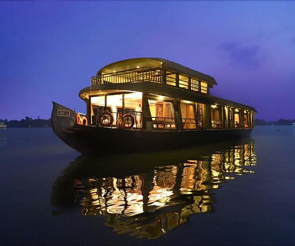 Royal Houseboats Kerala Alleppey exterior view