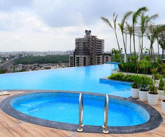 The Divine Hotel Rajasthan Jaipur swimming pool