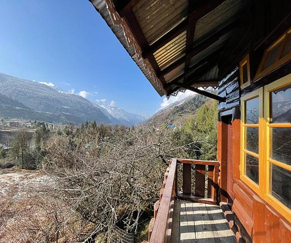 Apple Valley Cottages Sikkim Lachung balcony/terrace
