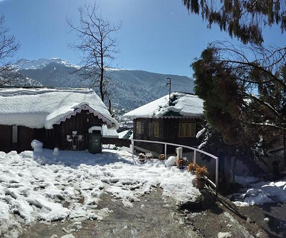 Apple Valley Cottages Sikkim Lachung view