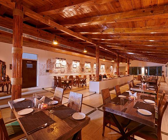 Acorn Hideaway Resort & Spa Uttaranchal Corbett restaurant