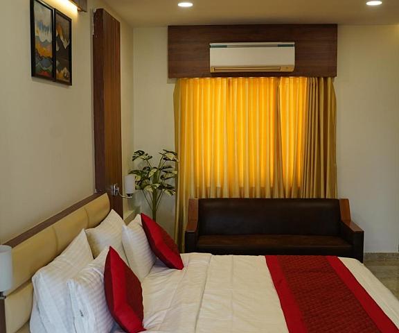 LEELA BIZOTEL Gujarat Junagadh Suite with View