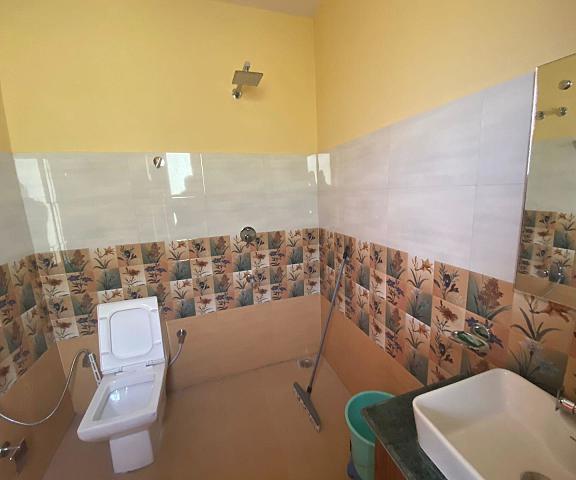 Lunghdo Residency Jammu and Kashmir Leh bathroom