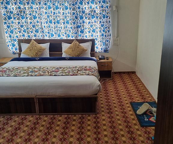 New Relax Inn Jammu and Kashmir Pahalgam bedroom