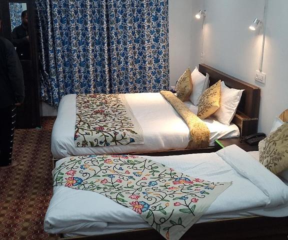 New Relax Inn Jammu and Kashmir Pahalgam bedroom