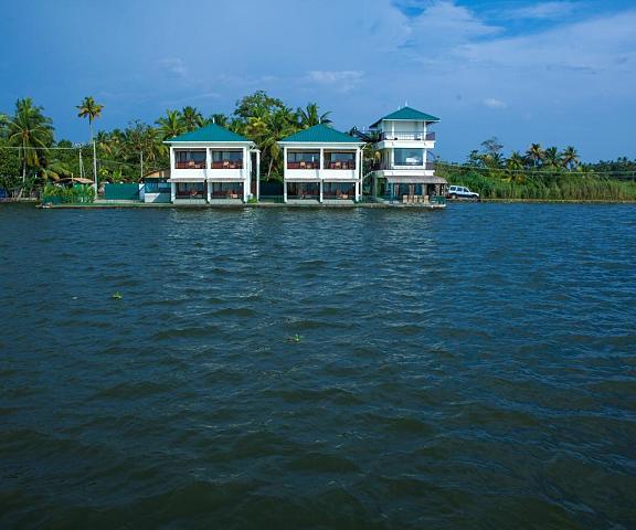 Mira's PMC Lakeshore Resort Kerala Alleppey 