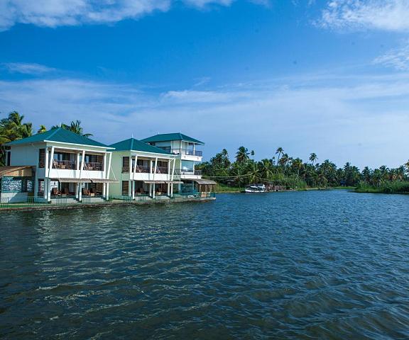 Mira's PMC Lakeshore Resort Kerala Alleppey view