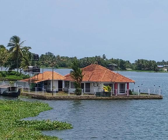 Mira's PMC Lakeshore Resort Kerala Alleppey Hotel Exterior