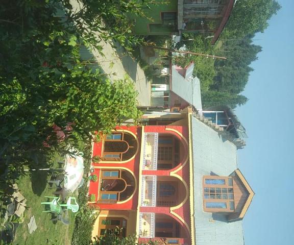 Wani Guest House  Jammu and Kashmir Gulmarg exterior view