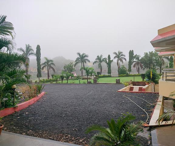 TGI Jahaj Mahal Resort - Mandu Madhya Pradesh Mandu exterior view