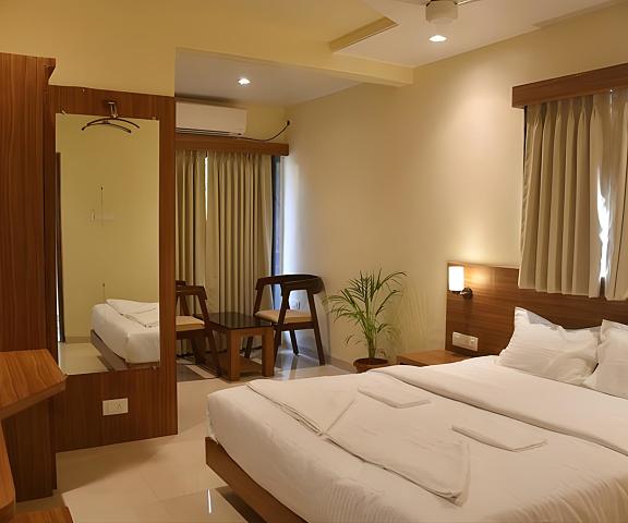 Hotel Skylark Seafront Maharashtra Dapoli bedroom