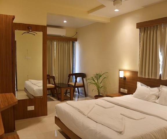 Hotel Skylark Seafront Maharashtra Dapoli bedroom
