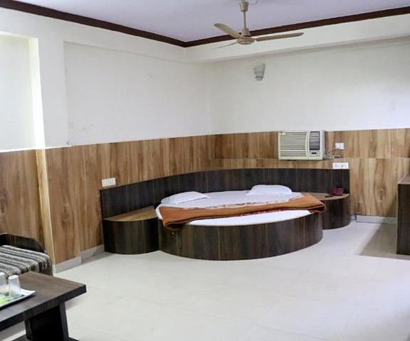 Goroomgo Jain Residency Madhya Pradesh Madhya Pradesh Pachmarhi bed