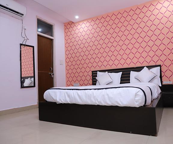 Hotel Axiom Prime Uttar Pradesh Lucknow bed