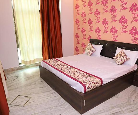 Hotel Axiom Prime Uttar Pradesh Lucknow bedroom