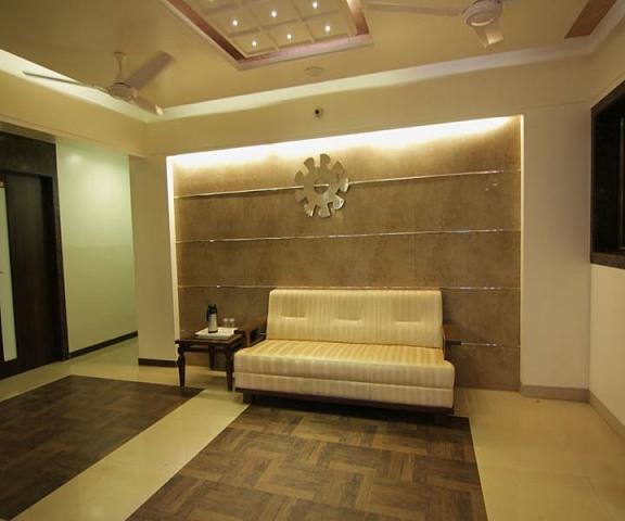 Hotel Poonam Maharashtra Mahabaleshwar lobby