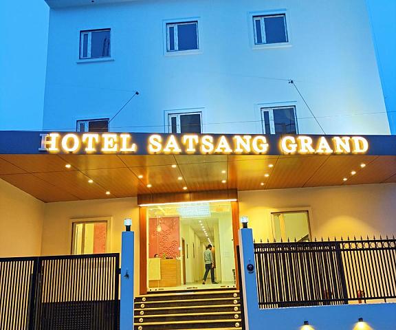 Hotel Satsang Grand Uttar Pradesh Varanasi entrance