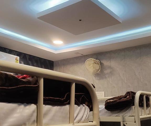 Raghuvanshi Paying Guest House and Dormitory Uttar Pradesh Varanasi Bunk Bed in 4-Bed Dormitory - Mixed
