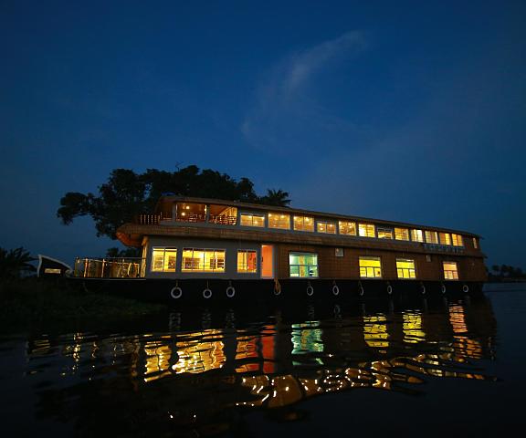Kerala Luxury Houseboat Kerala Alleppey exterior view