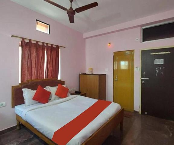 Goroomgo Planet 9 Puri Maharashtra Igatpuri Standard Double Room with Fan