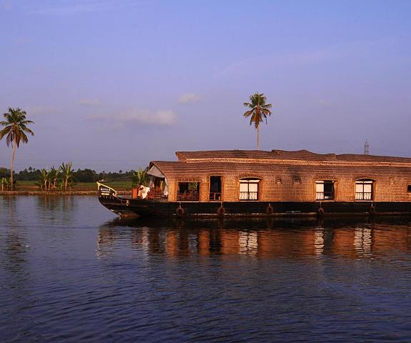Xandari Rivescapes Houseboats Kerala Alleppey view