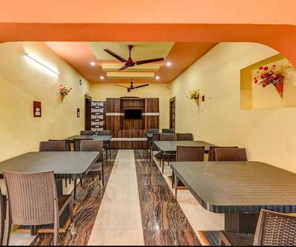 HOTEL D2 HOLIDAYINN Maharashtra Igatpuri restaurant