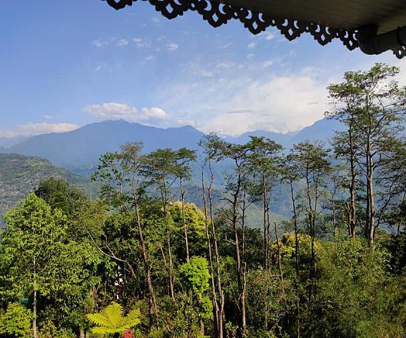 Tripoo Rhisum the Haapo Retreat Sikkim Pelling exterior view