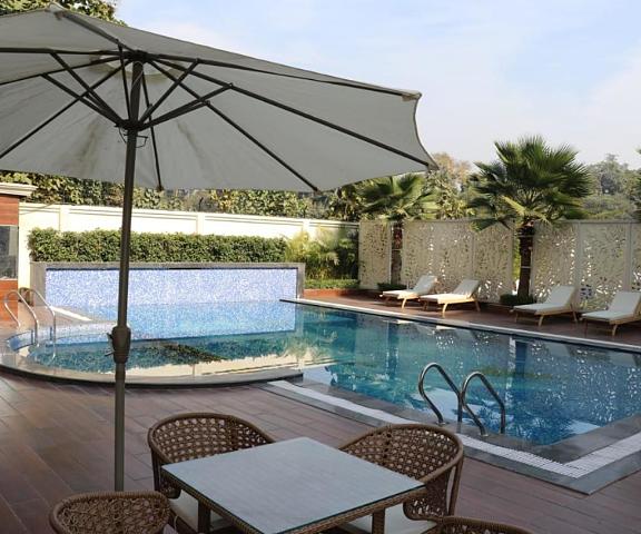 Pinaka Hotel and Resorts Uttaranchal Haridwar swimming pool