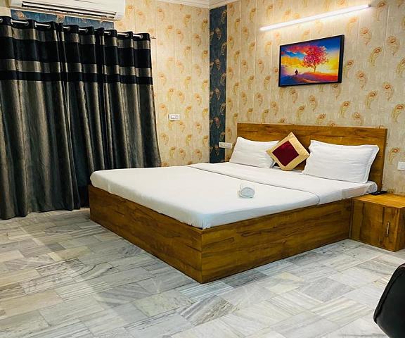 HOTEL ELEVEN Haryana Sirsa bedroom