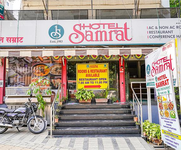 FabHotel Samrat Maharashtra Nashik entrance