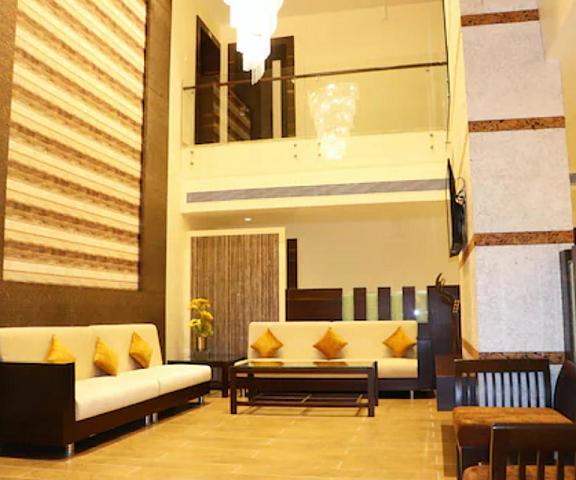 Hotel Trio Max Madhya Pradesh Jabalpur lobby