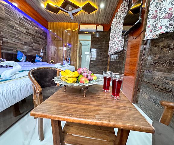 Aasariya Hotel and Restaurant Jammu and Kashmir Gulmarg Family Double Suite
