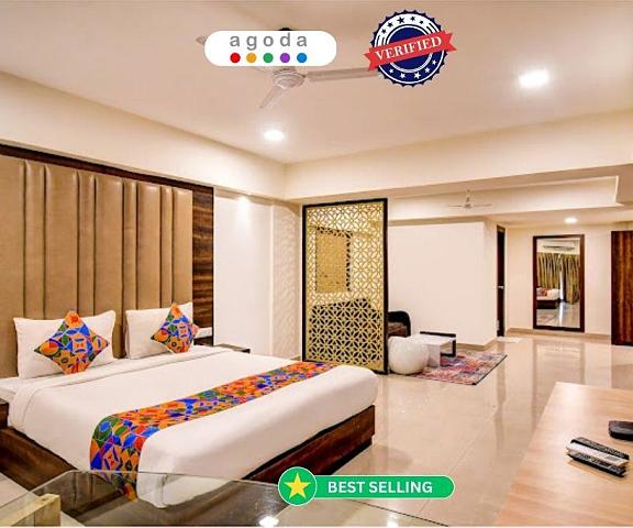 Goroomgo Indeedcare Hotel & Resorts Kolkata West Bengal Kolkata 