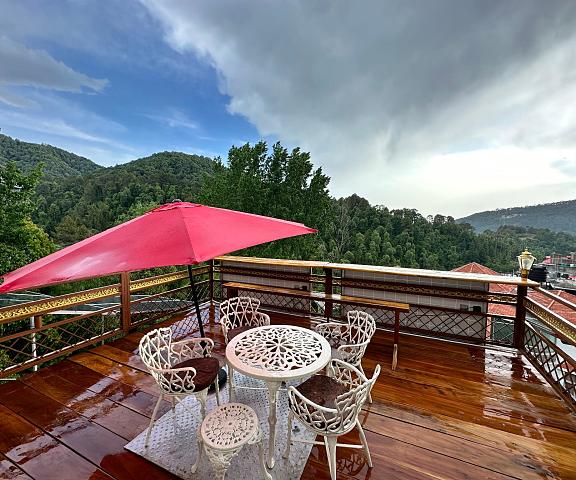 Serenya Homestay Himachal Pradesh Dalhousie balcony/terrace