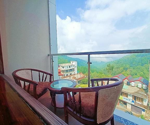 The Jade Mountain Himachal Pradesh Dalhousie balcony/terrace
