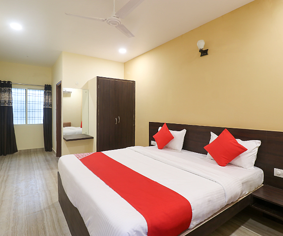 Hotel Station View Mughalsarai by ShriGo Hotels Uttar Pradesh Mughalsarai bedroom