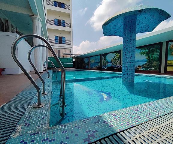 Sambhabana Hotel & Suites  West Bengal Tarapith swimming pool