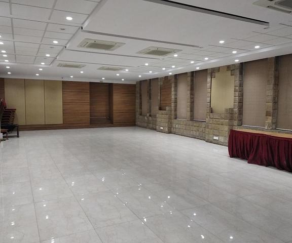 Hotel Sadanand Gujarat Ankleshwar banquet hall